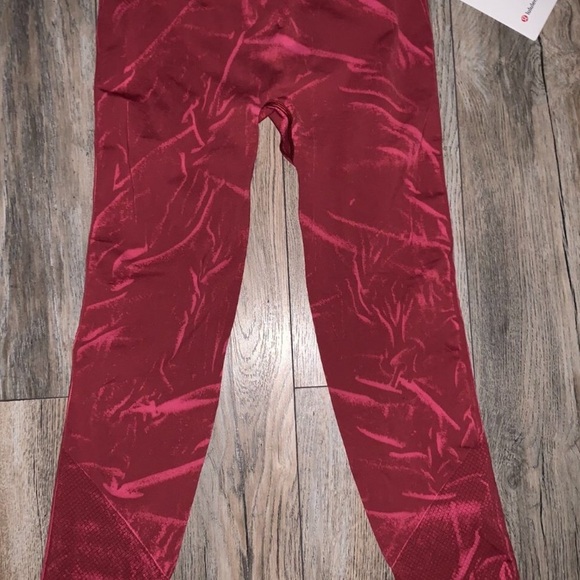 Lululemon seamless leggings. A11 - Picture 4 of 6